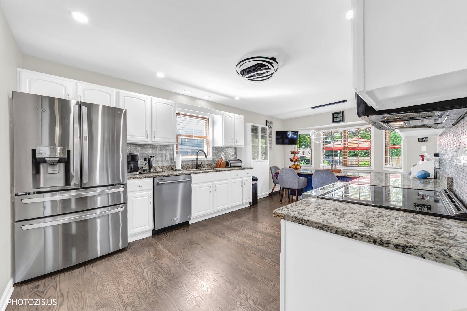 2913 Vimy Ridge Drive Property Photo 4