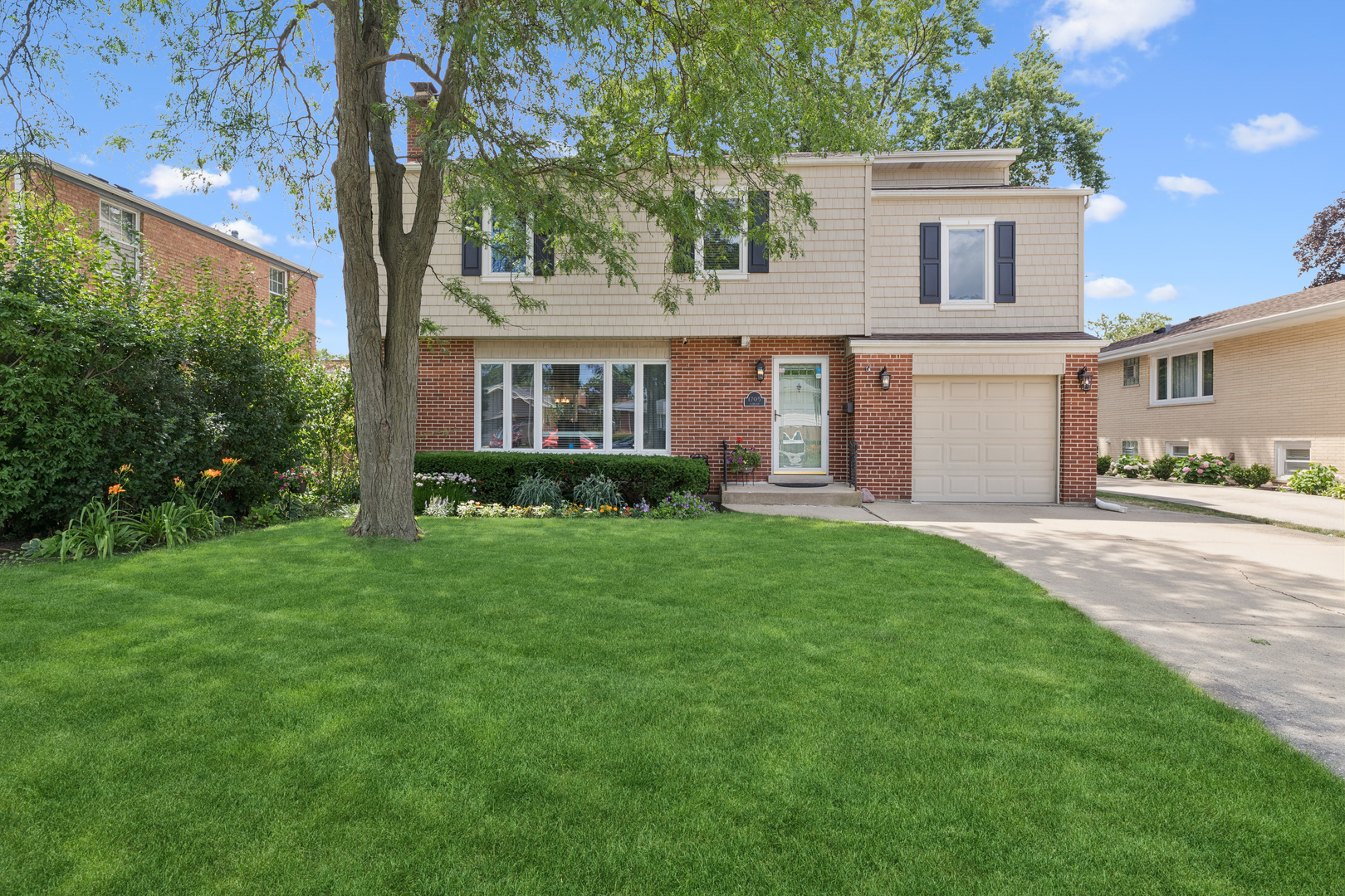 1705 Glenview Avenue Property Photo 1