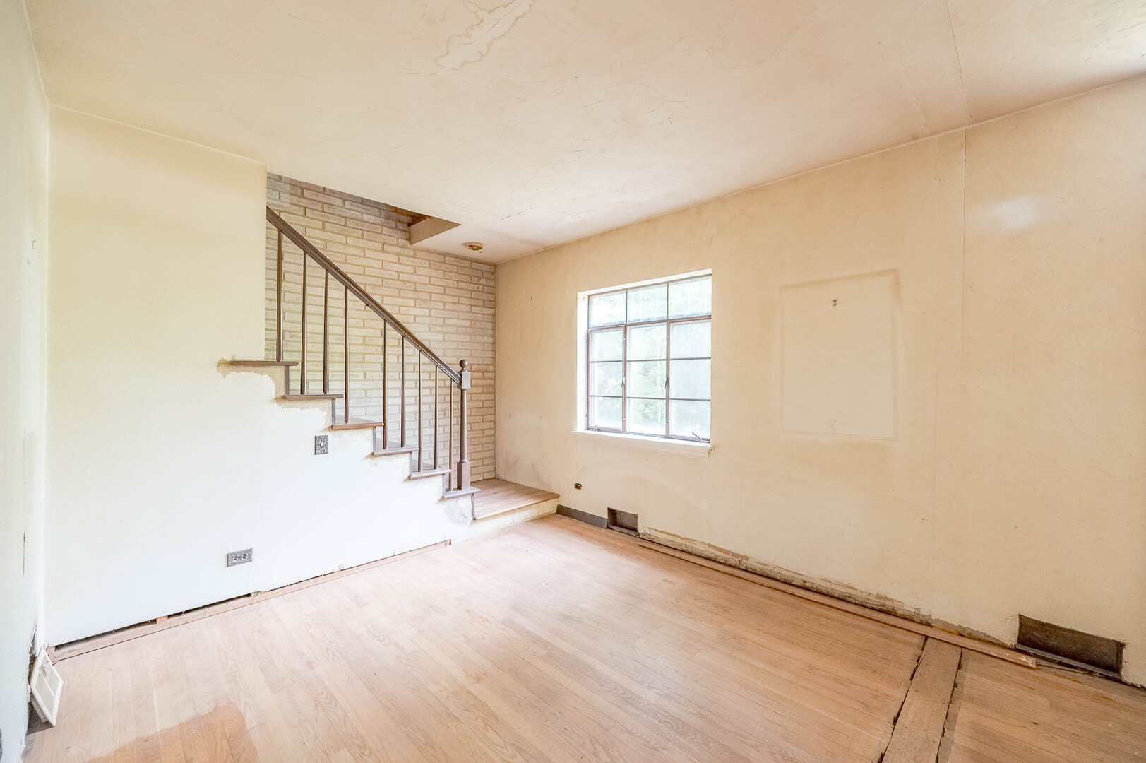 17757 Howe Avenue Property Photo 4