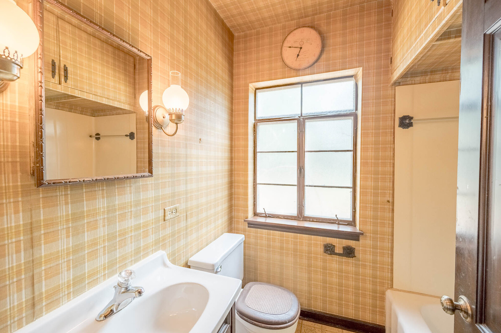 17757 Howe Avenue Property Photo 8