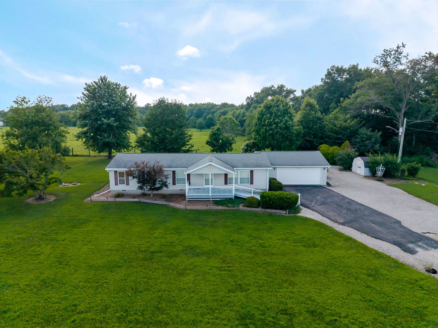 4581 Hotze Road Property Photo 4