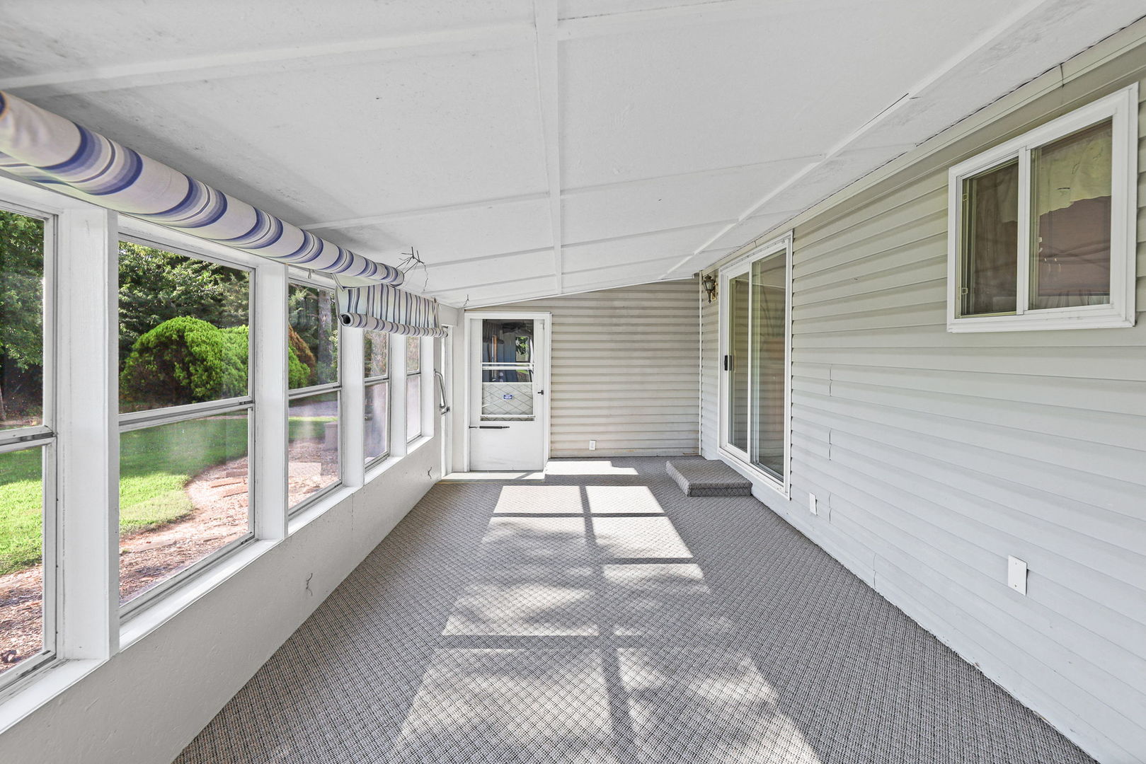 4581 Hotze Road Property Photo 8