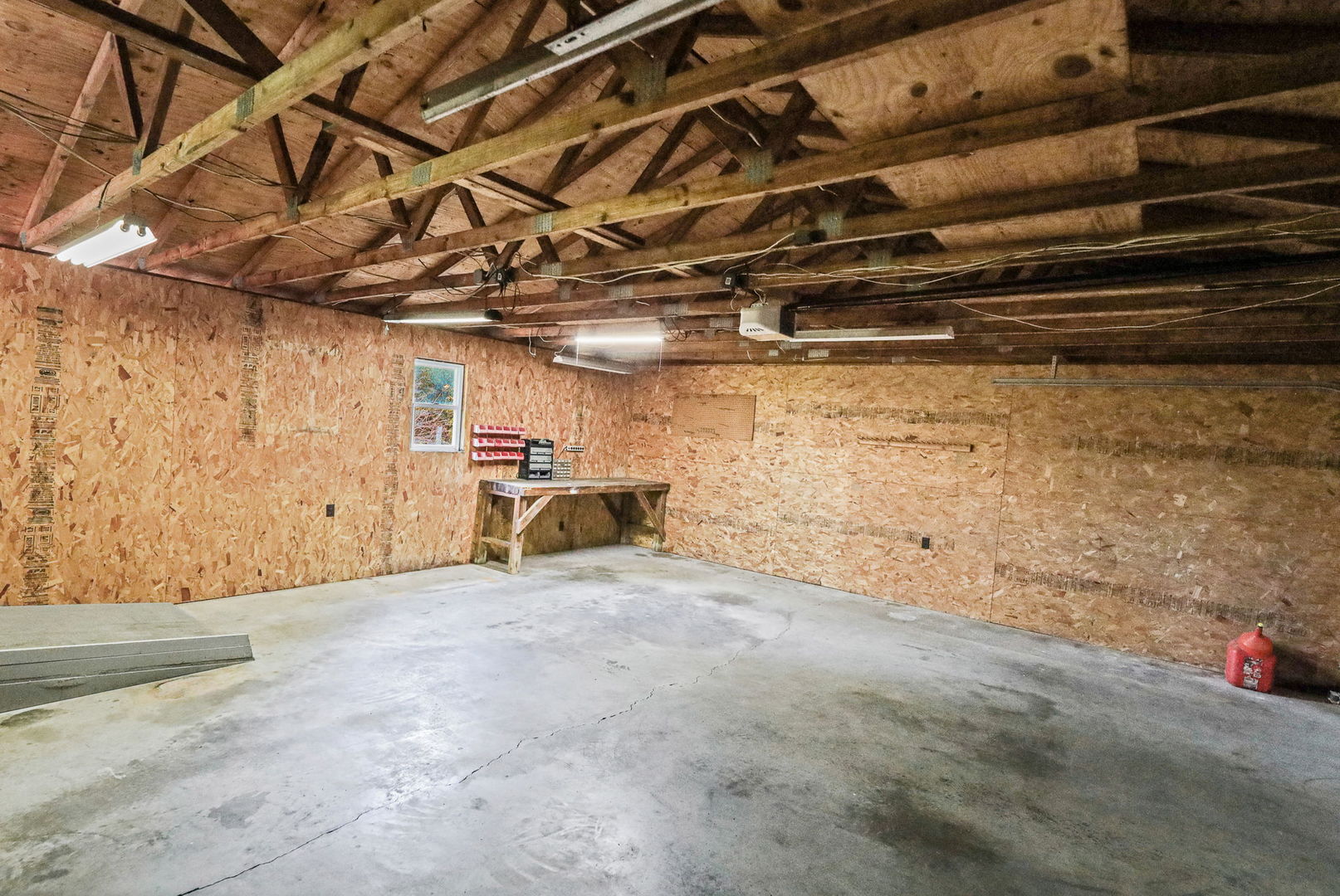 4581 Hotze Road Property Photo 9