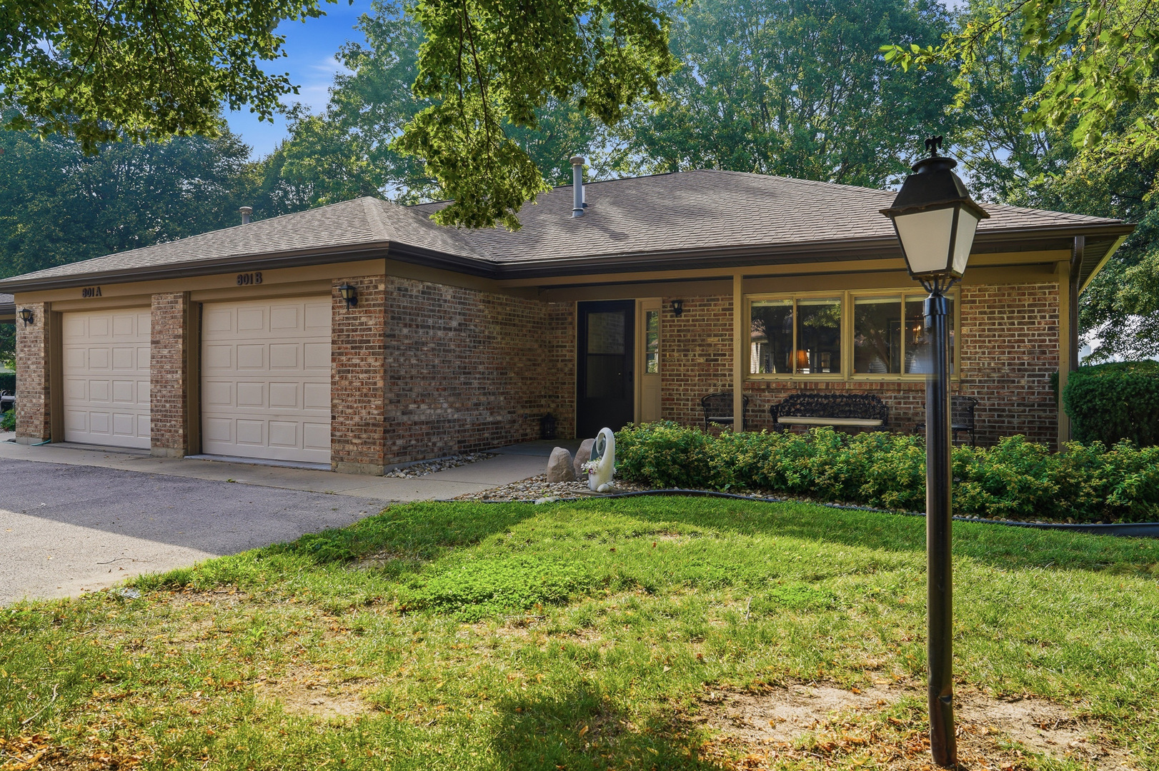 801 Coventry Lane B Property Photo 1