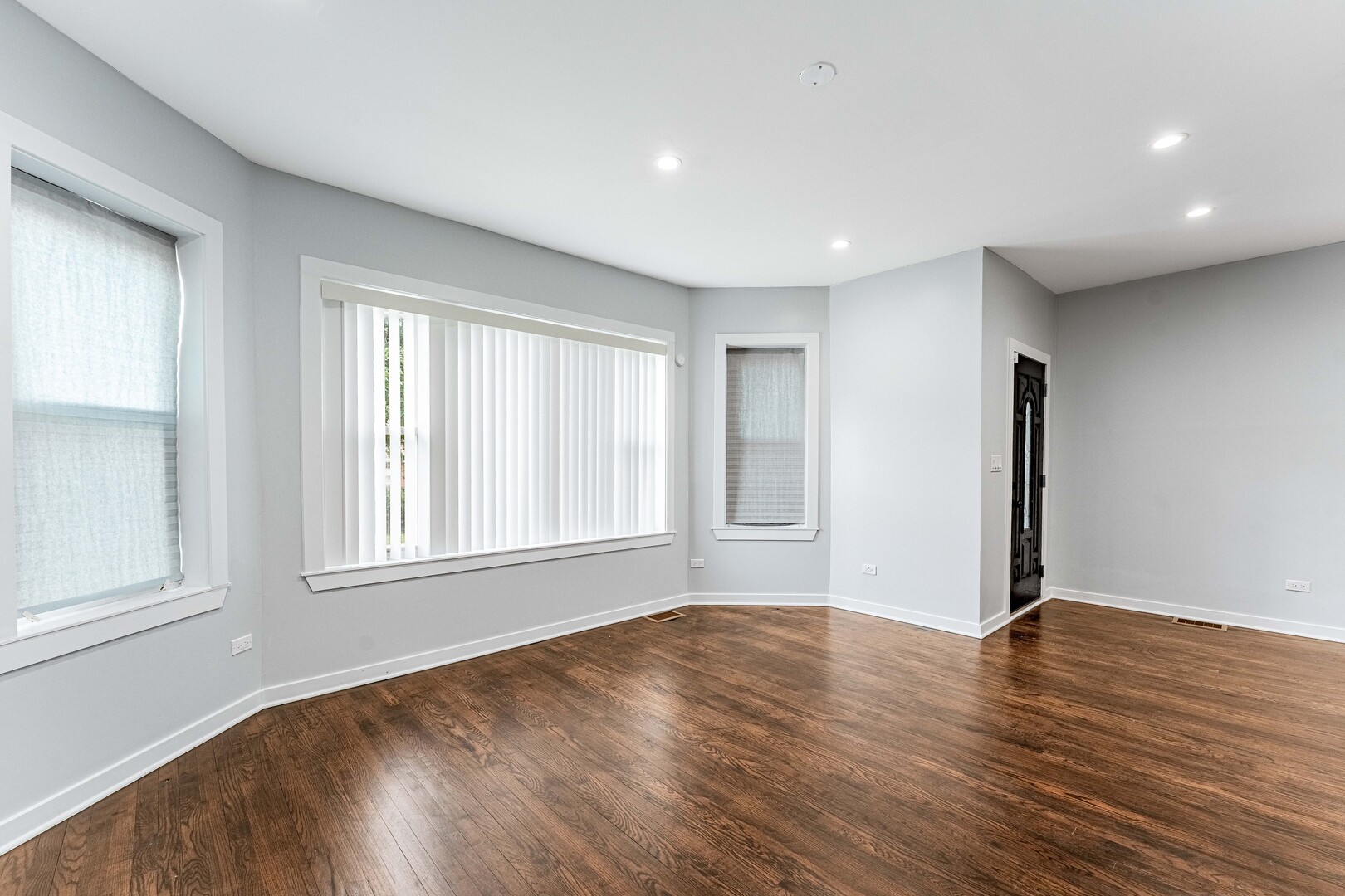 12238 S Yale Avenue Property Photo 3