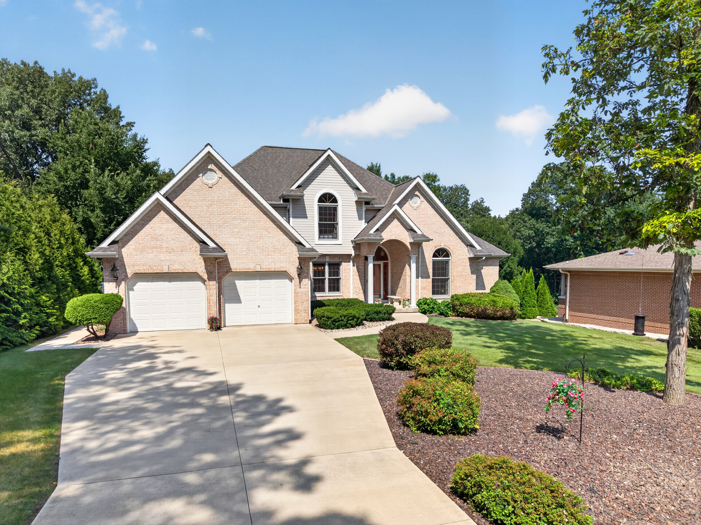 2841 Emerald Drive Property Photo 4
