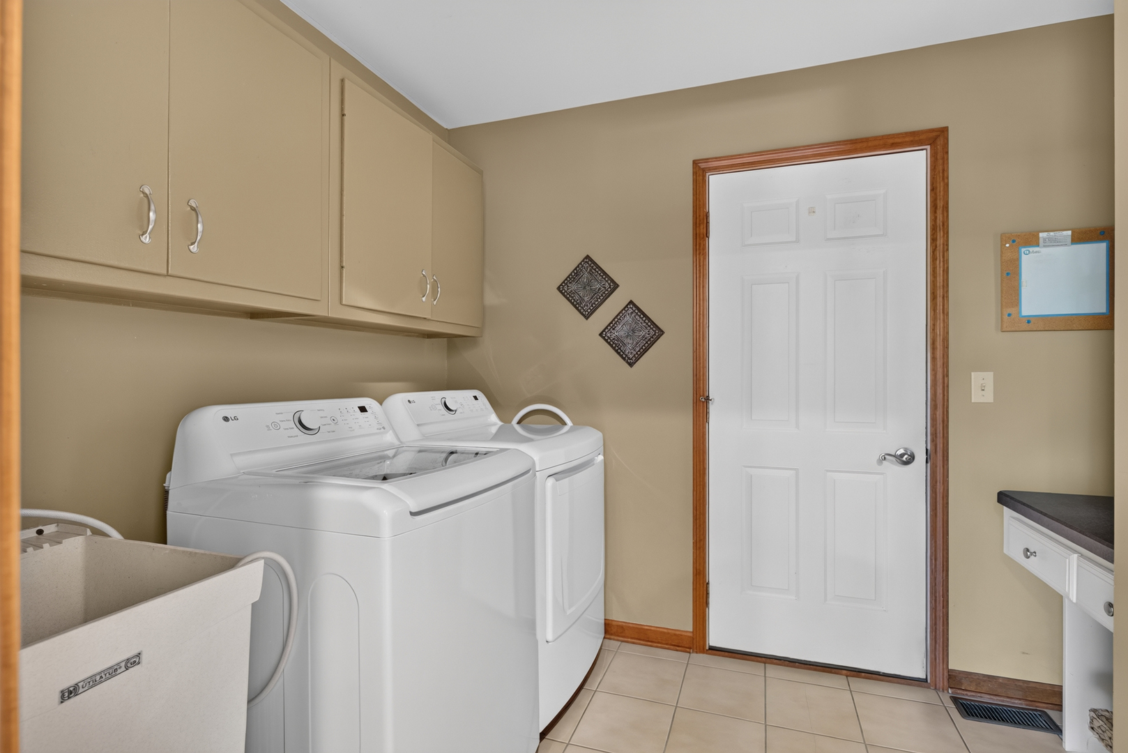 2841 Emerald Drive Property Photo 54
