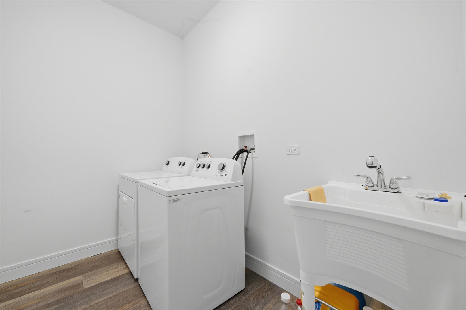 2045 N La Crosse Avenue Property Photo 35