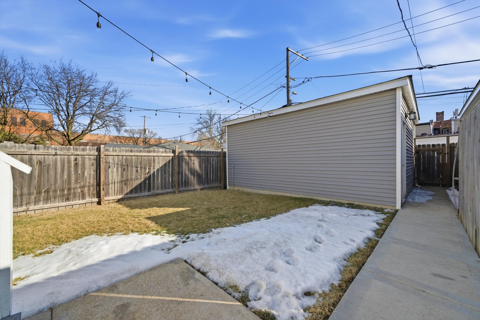 2045 N La Crosse Avenue Property Photo 39
