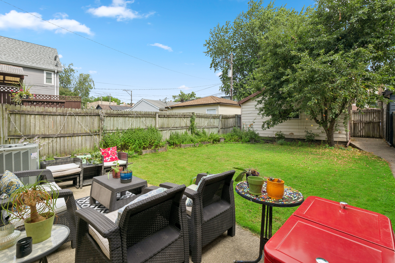 1946 W Summerdale Avenue Property Photo 18