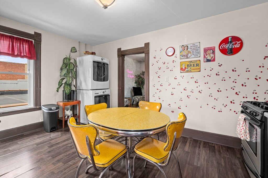 1520 6th Avenue Property Photo 23