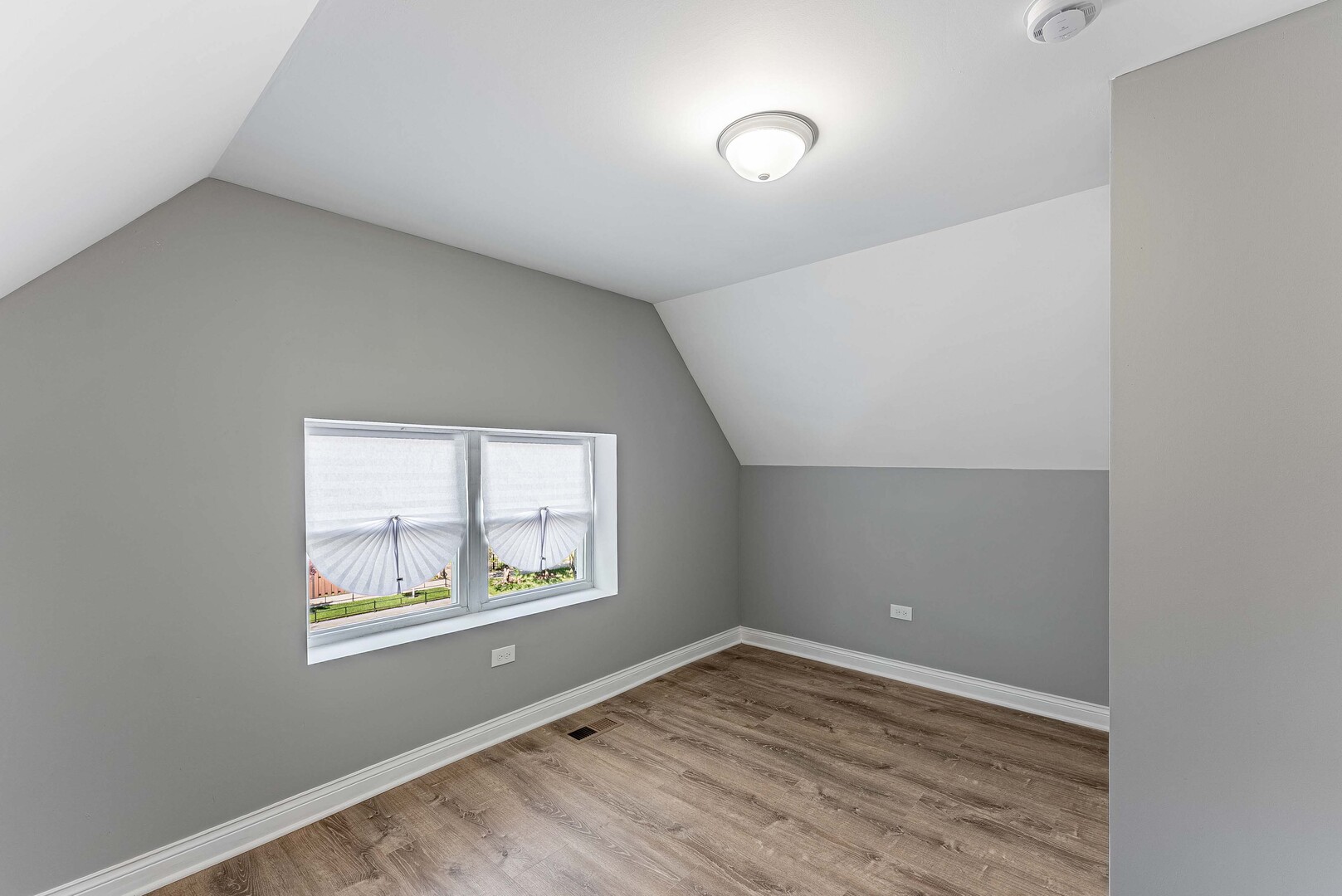 2231 S Drake Avenue Property Photo 12
