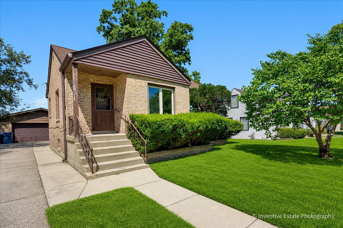 112 West Drive Property Photo 2