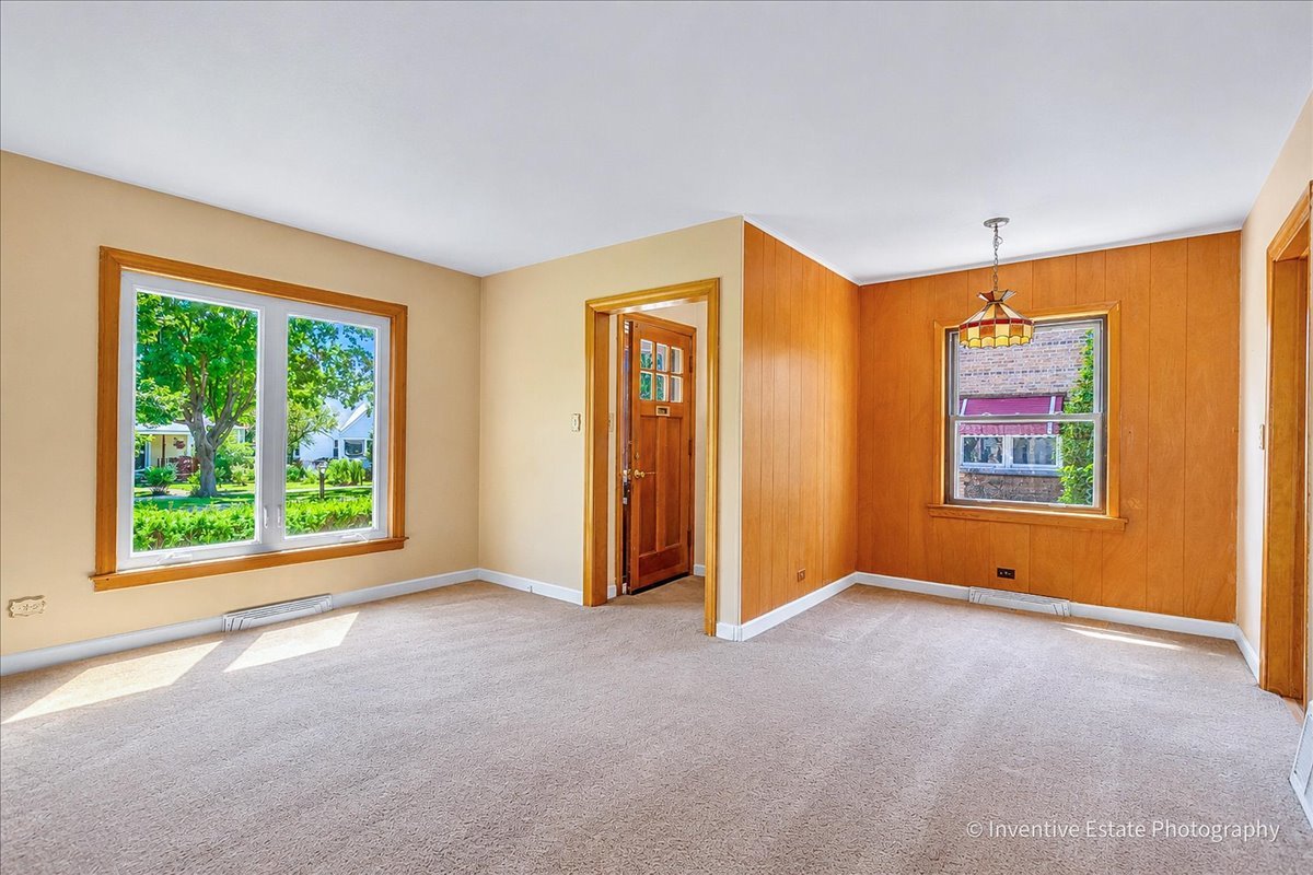 112 West Drive Property Photo 3