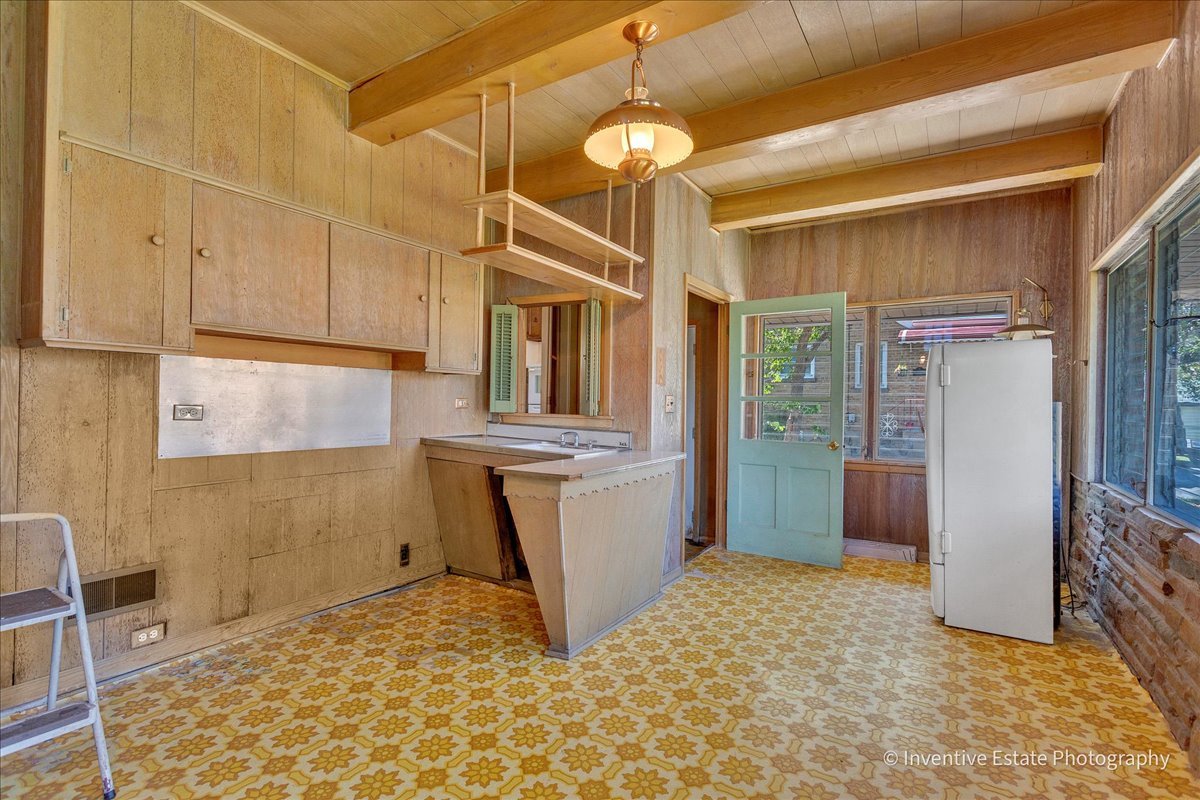 112 West Drive Property Photo 9