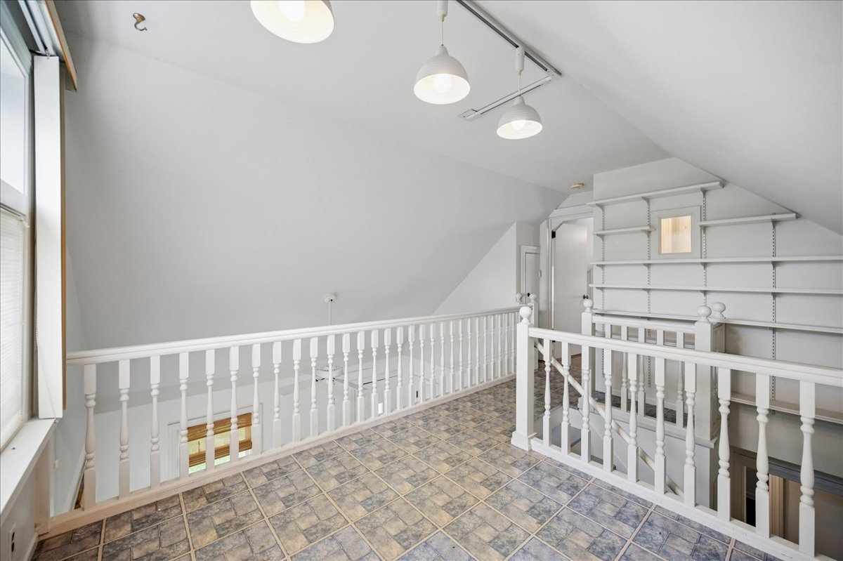 257 Latrobe Avenue Property Photo 21