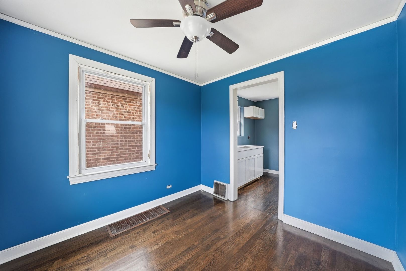 10619 S Avenue C Property Photo 5