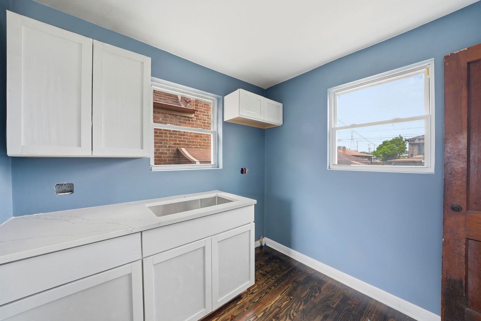 10619 S Avenue C Property Photo 7