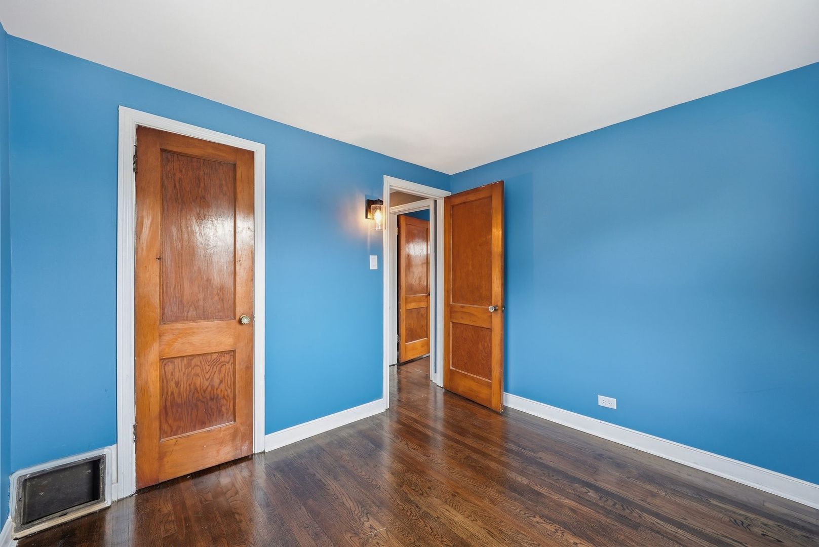 10619 S Avenue C Property Photo 13