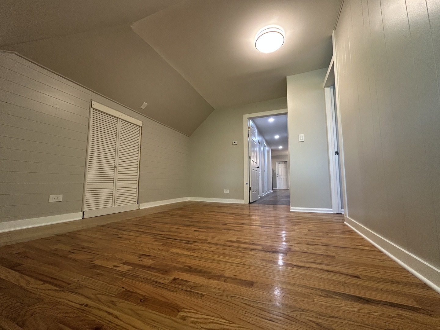 4834 N Ridgeway Avenue 3 Property Photo 11