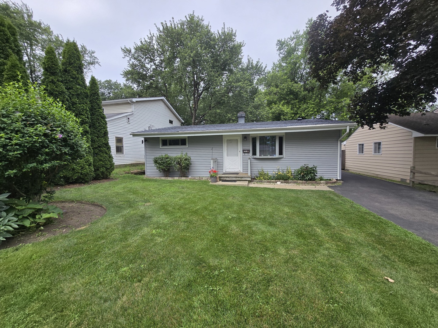 164 N Prairie Avenue Property Photo 1