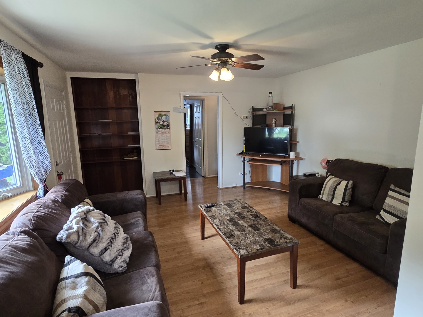 164 N Prairie Avenue Property Photo 3