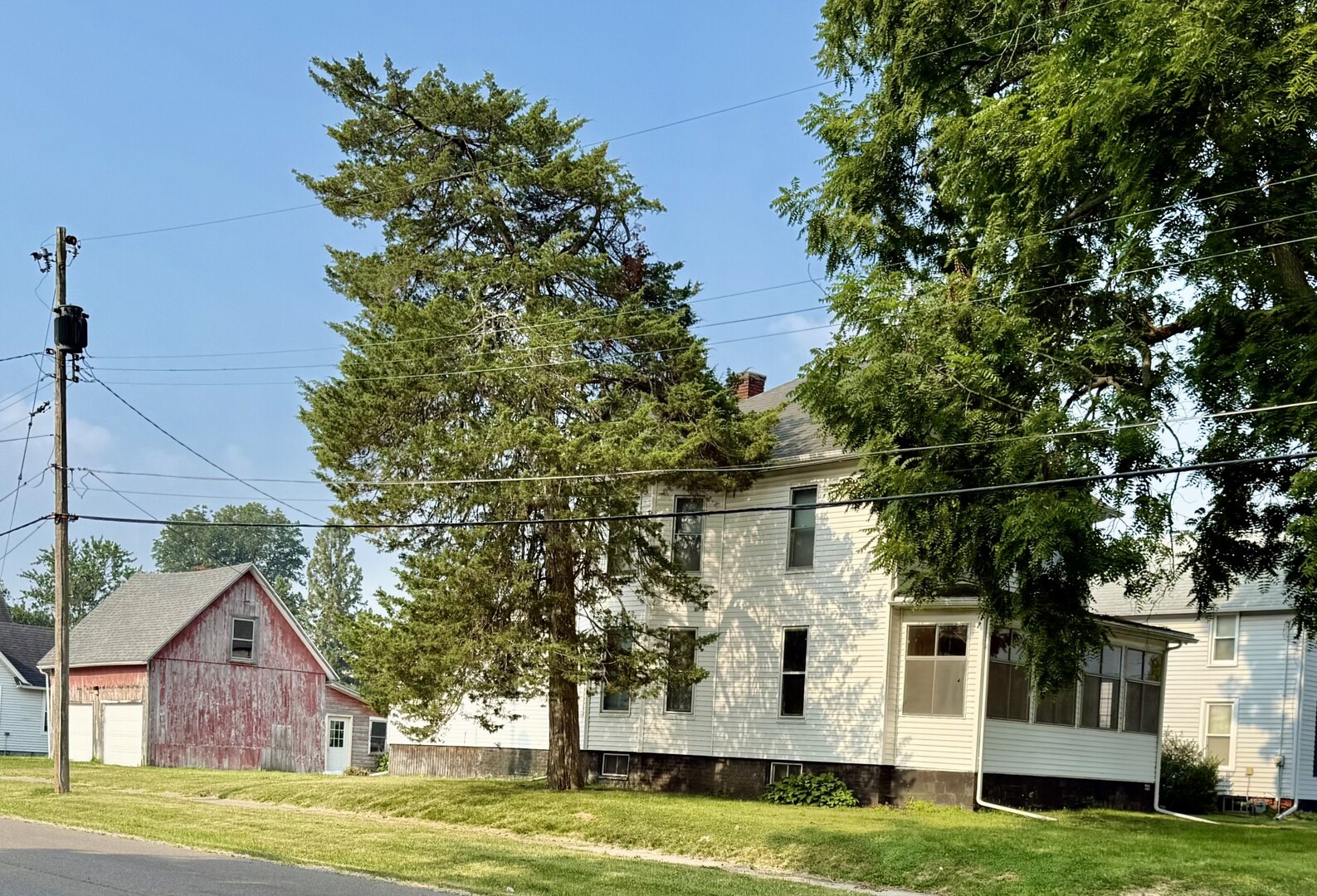 721 Pleasant Street Property Photo 3