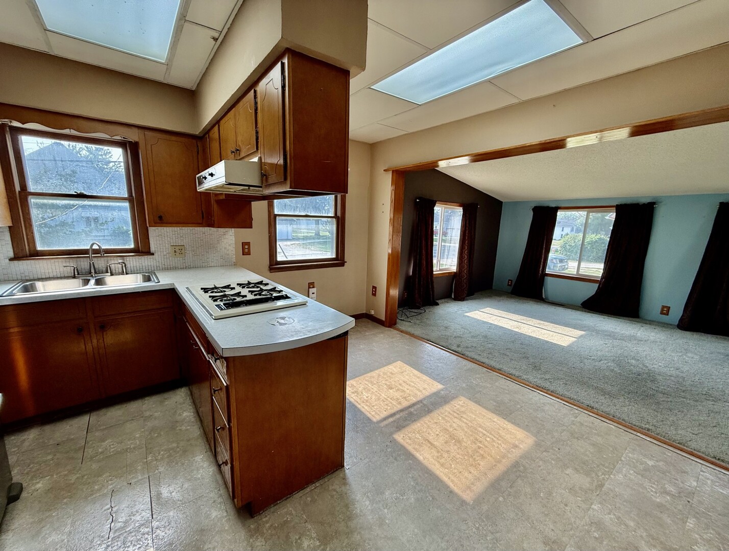 721 Pleasant Street Property Photo 10