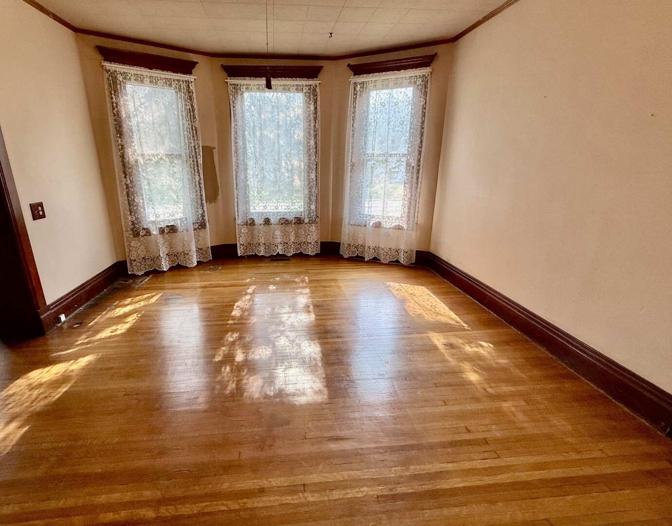 721 Pleasant Street Property Photo 12
