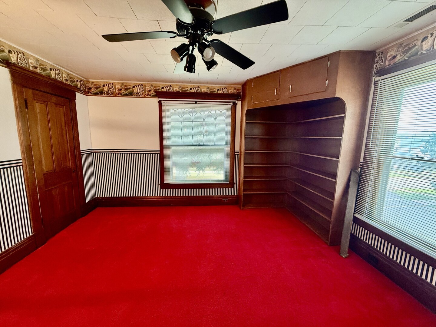 721 Pleasant Street Property Photo 32