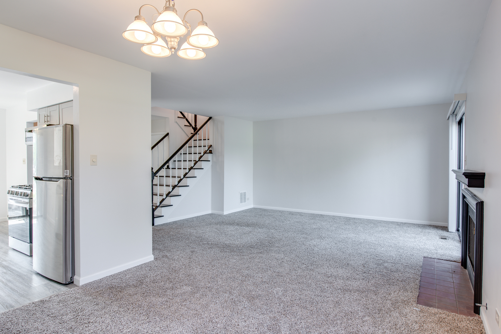 889 Heatherbrook Court Property Photo 9