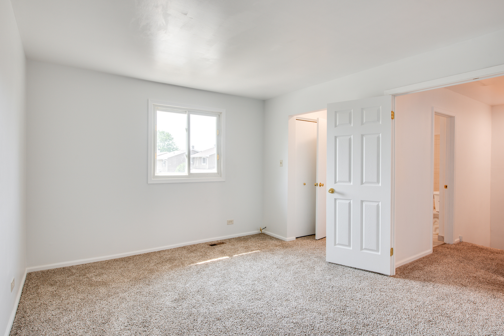 889 Heatherbrook Court Property Photo 15