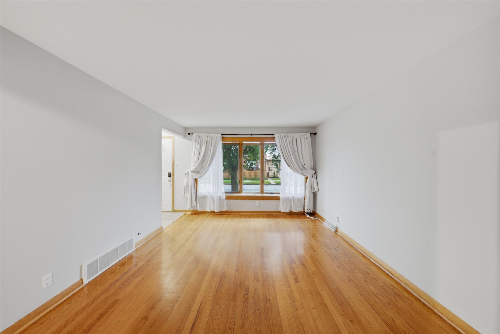 6055 W 64th Street Property Photo 3