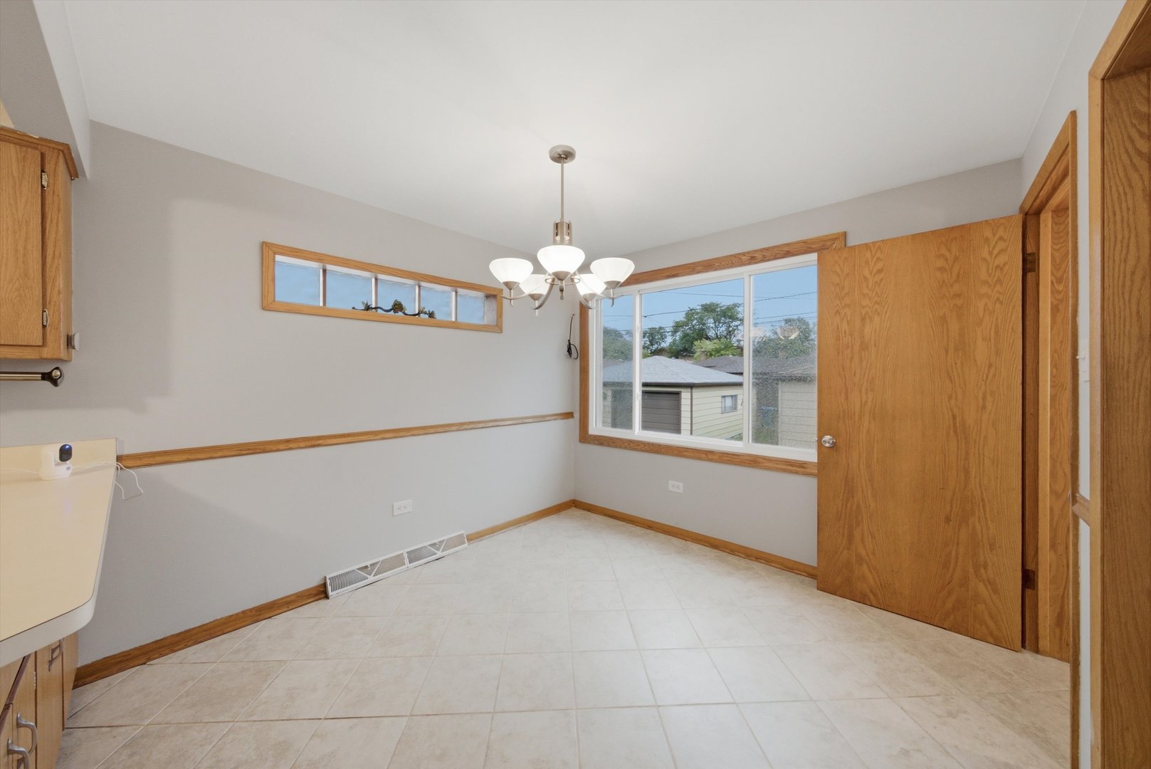 6055 W 64th Street Property Photo 7