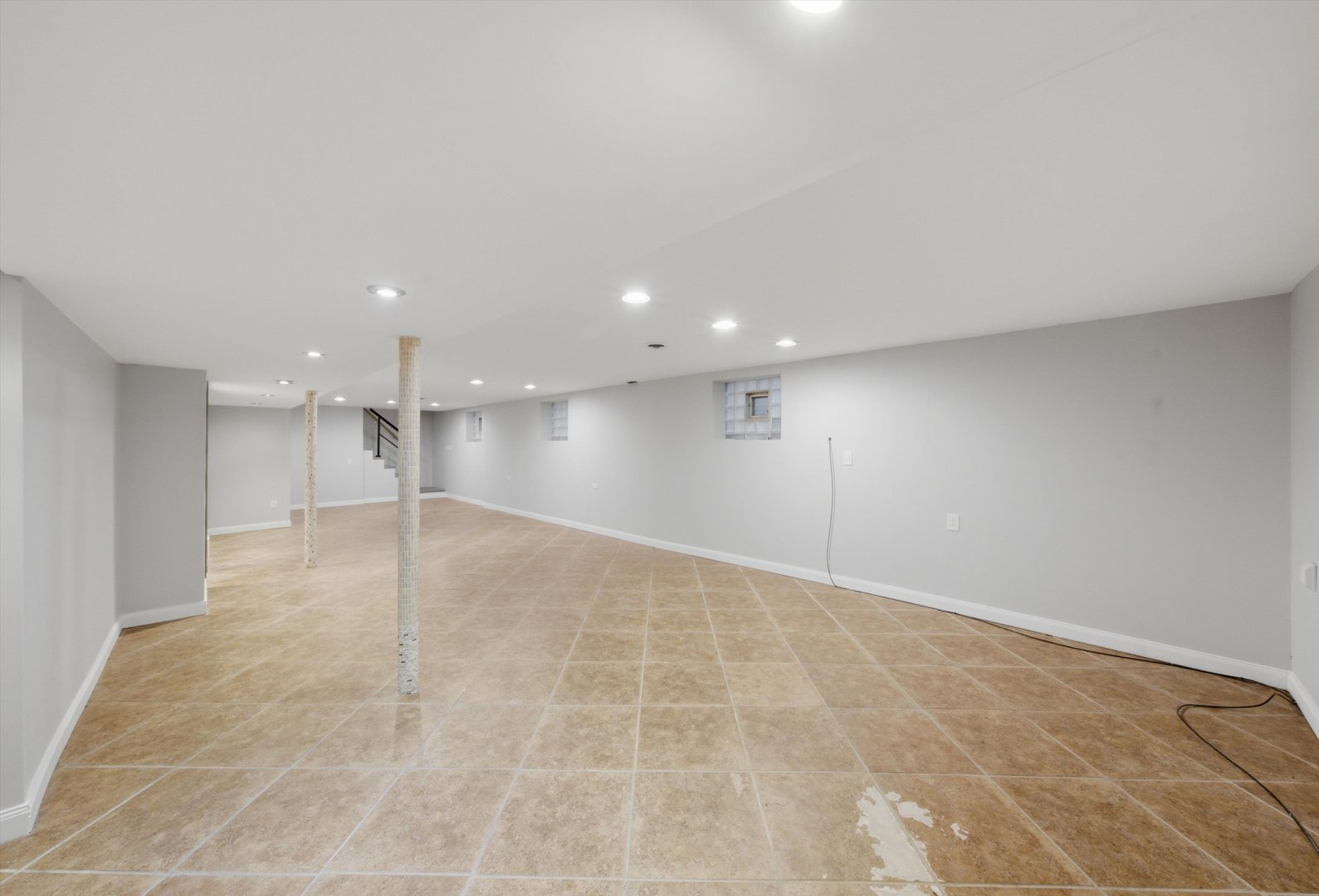 6055 W 64th Street Property Photo 13