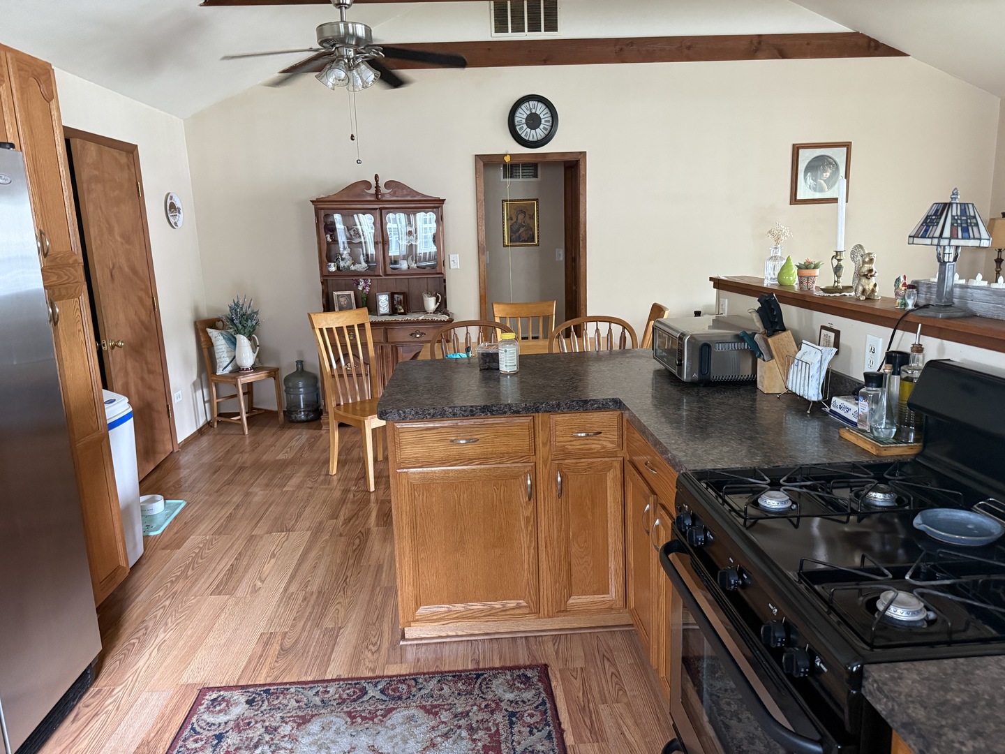 42690 N Lake Drive Property Photo 4