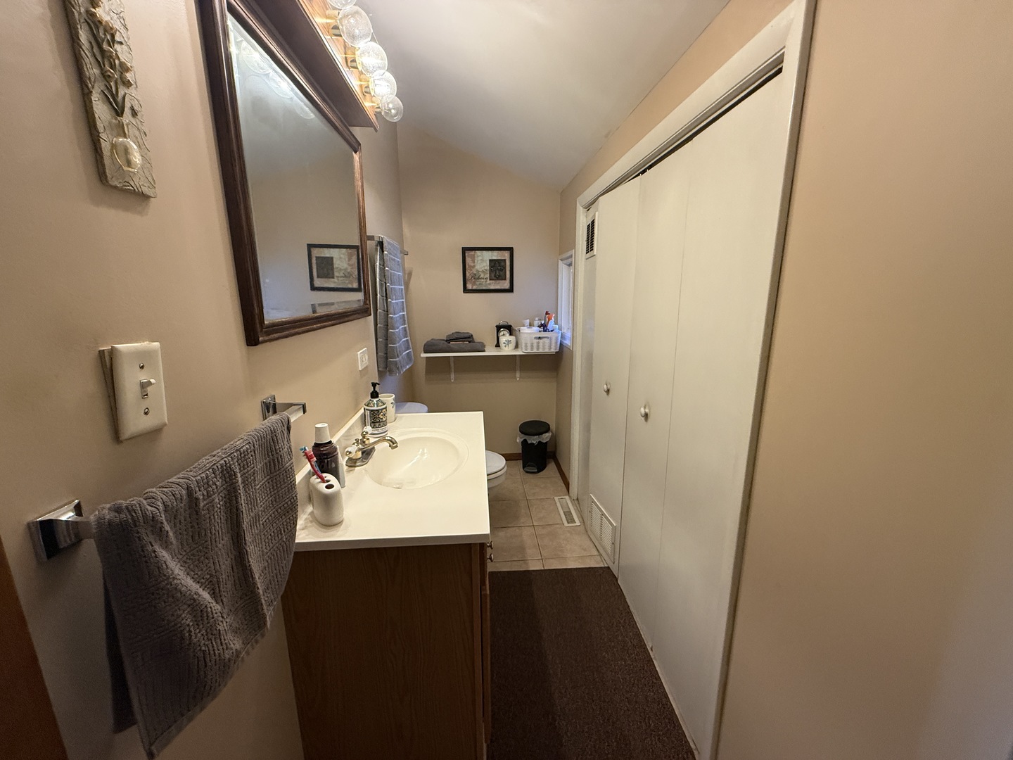 42690 N Lake Drive Property Photo 9