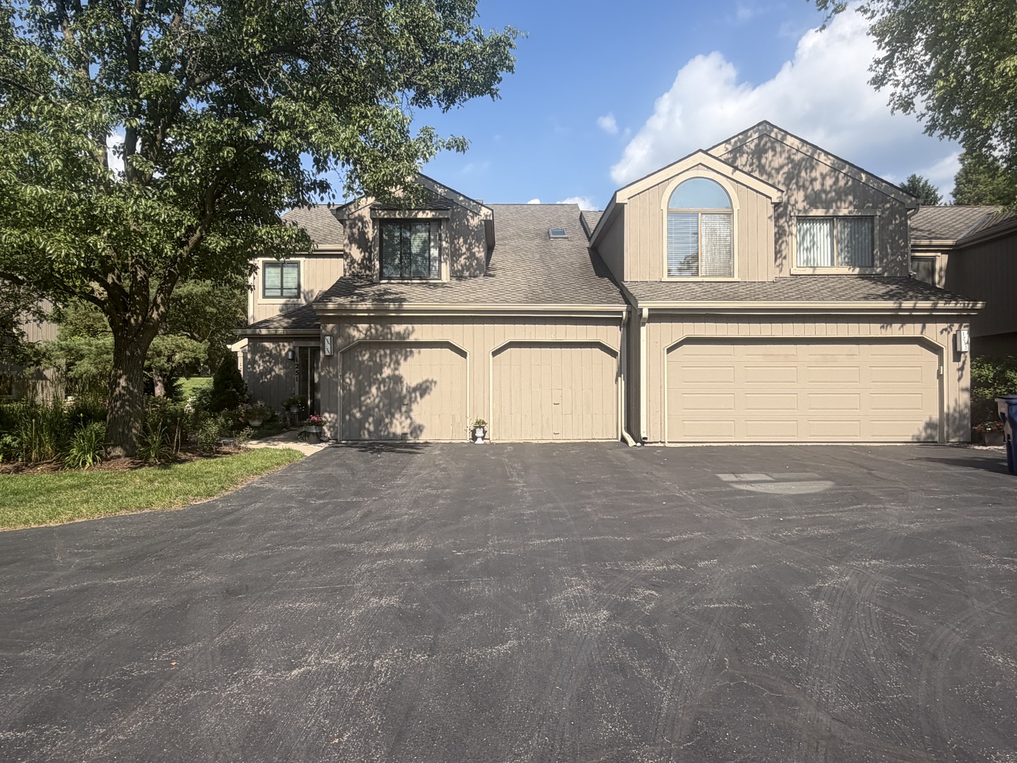 1249 Oak Hill Road Condo Property Photo 1