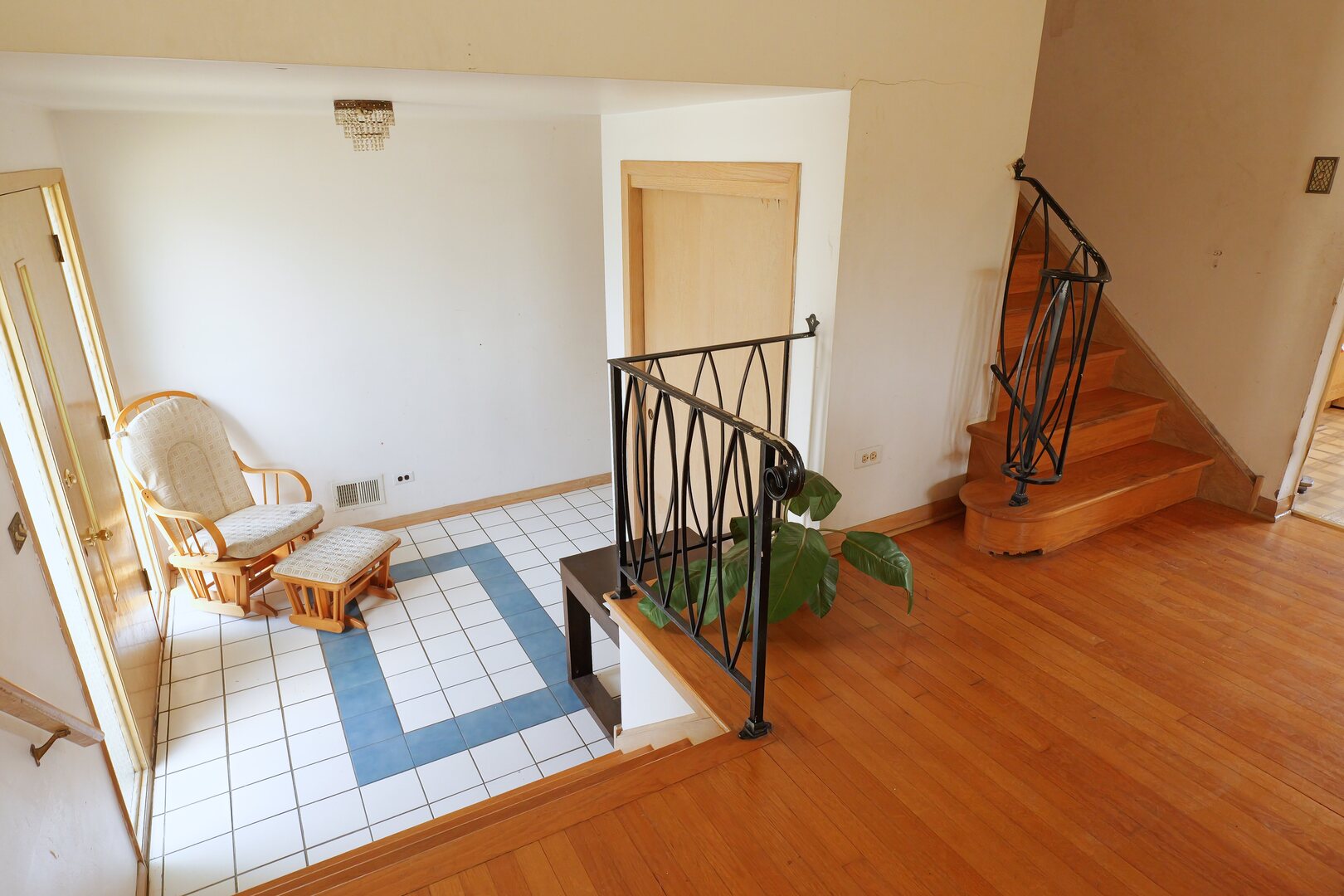 10313 S Karlov Avenue Property Photo 4