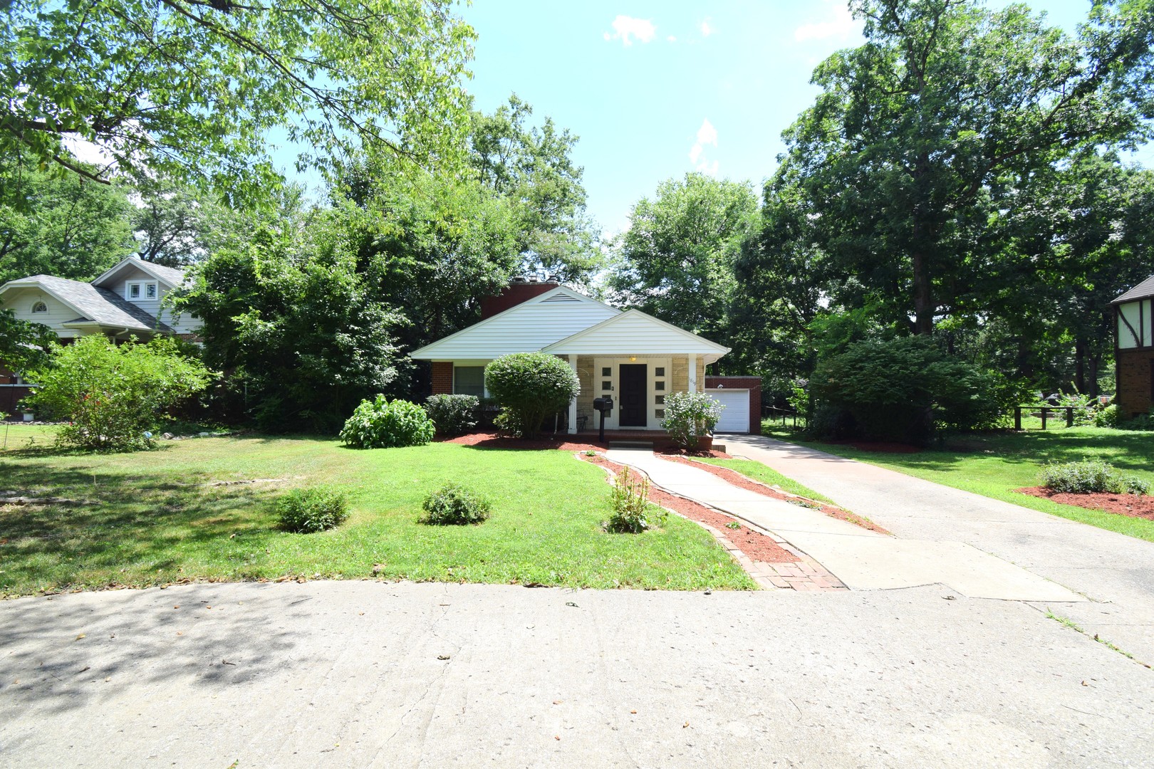1819 Richview Road Property Photo 1