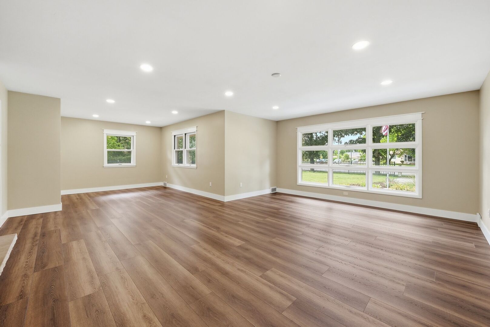 1322 Douglas Street Property Photo 4