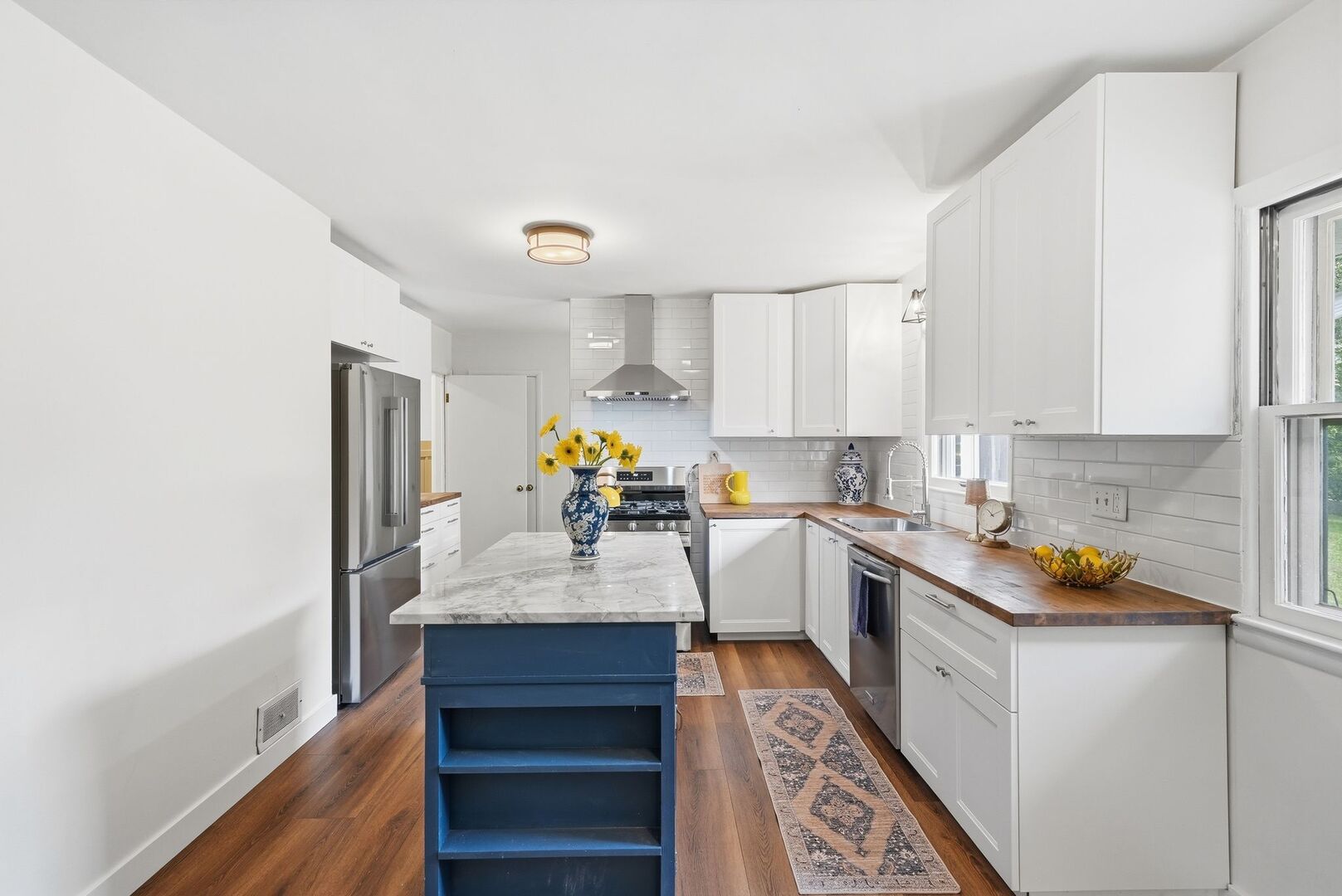 1322 Douglas Street Property Photo 10
