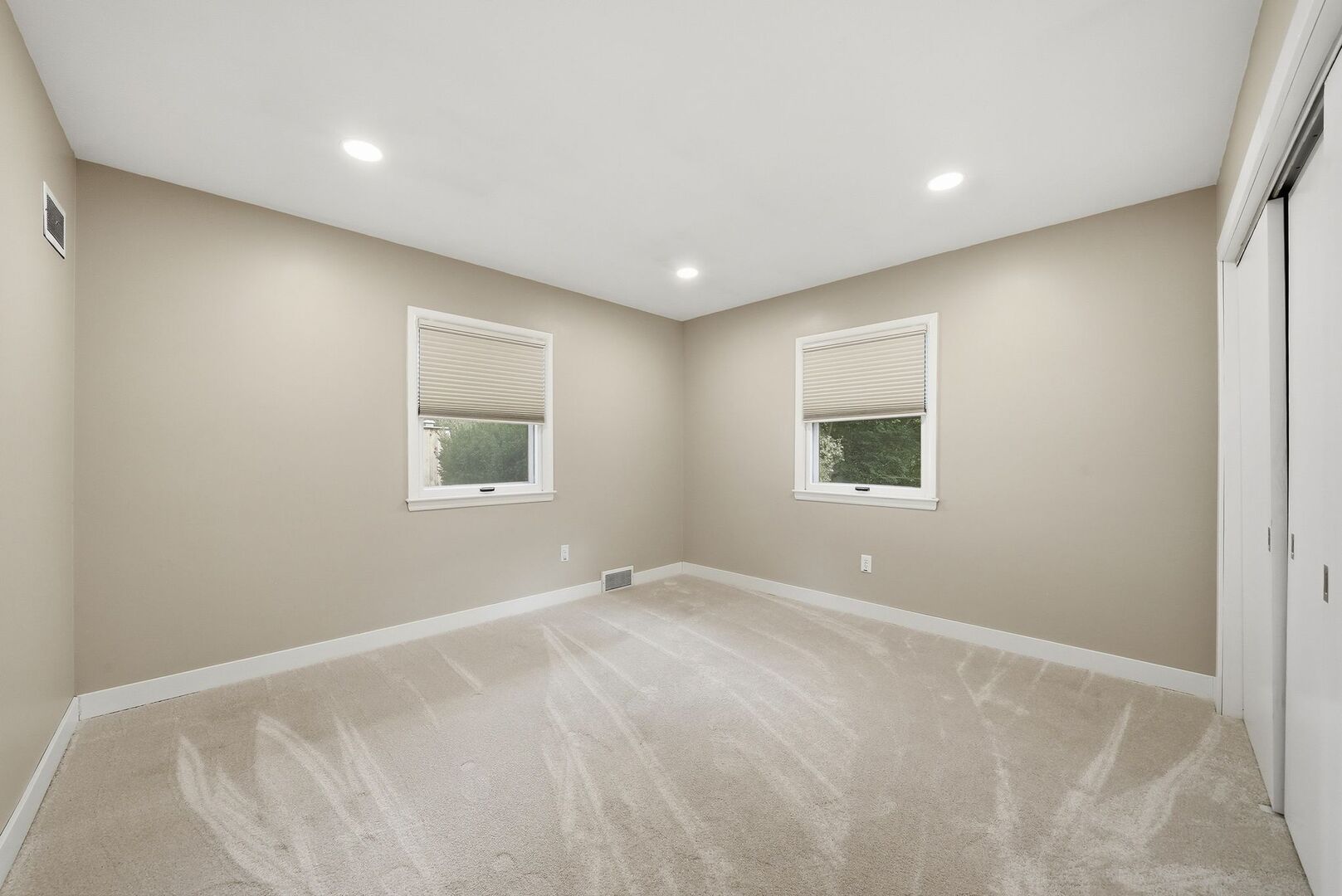 1322 Douglas Street Property Photo 20