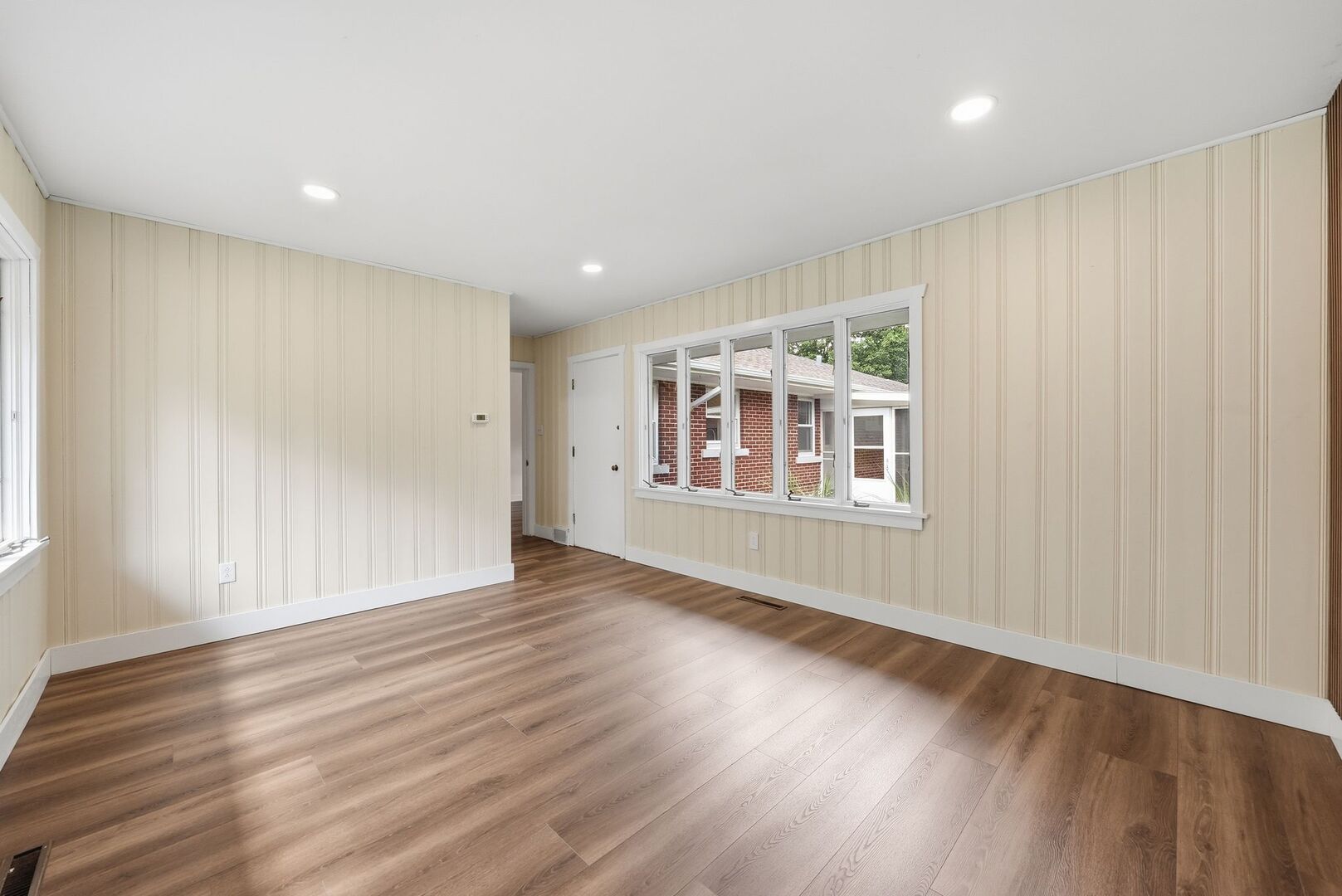 1322 Douglas Street Property Photo 26