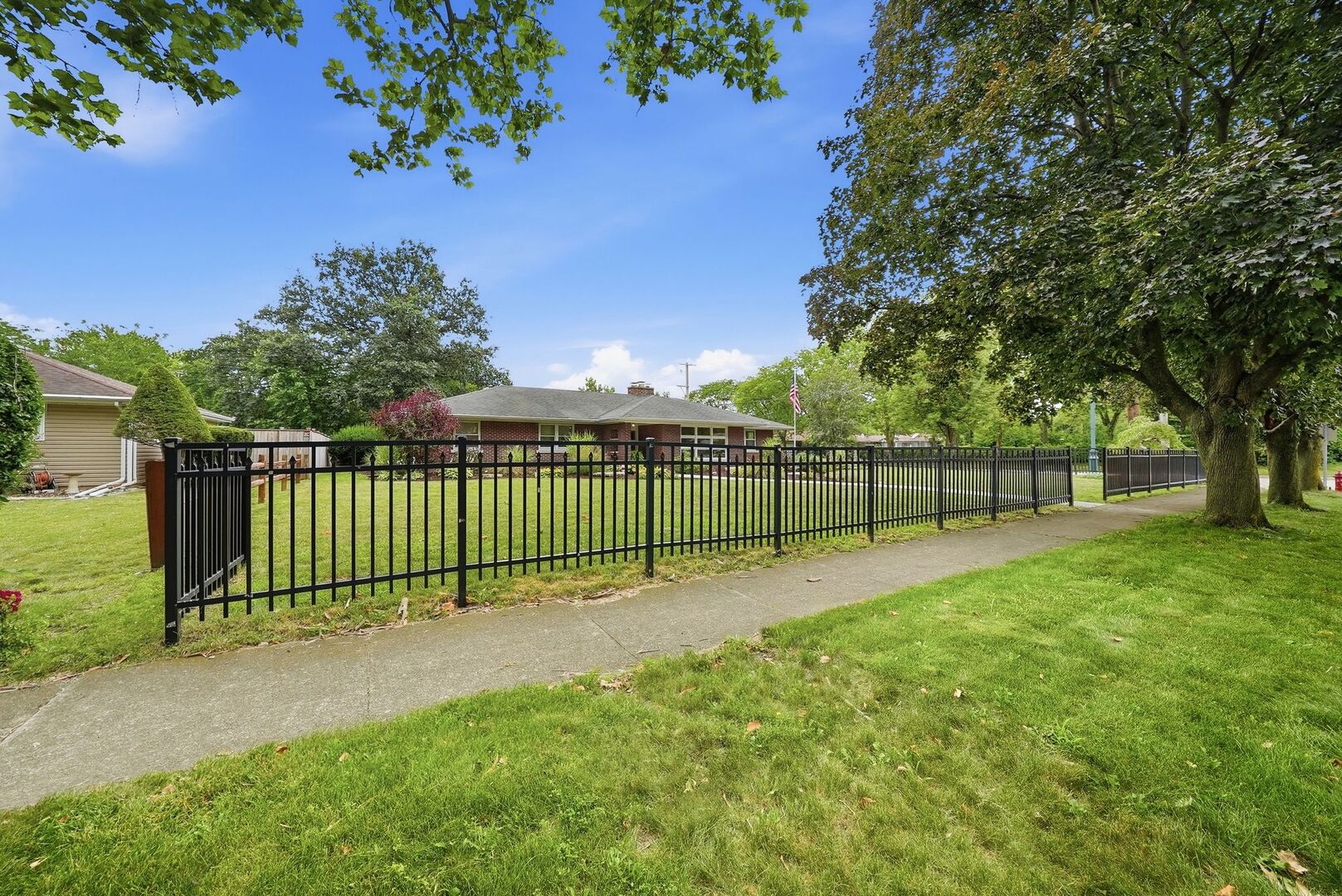 1322 Douglas Street Property Photo 41