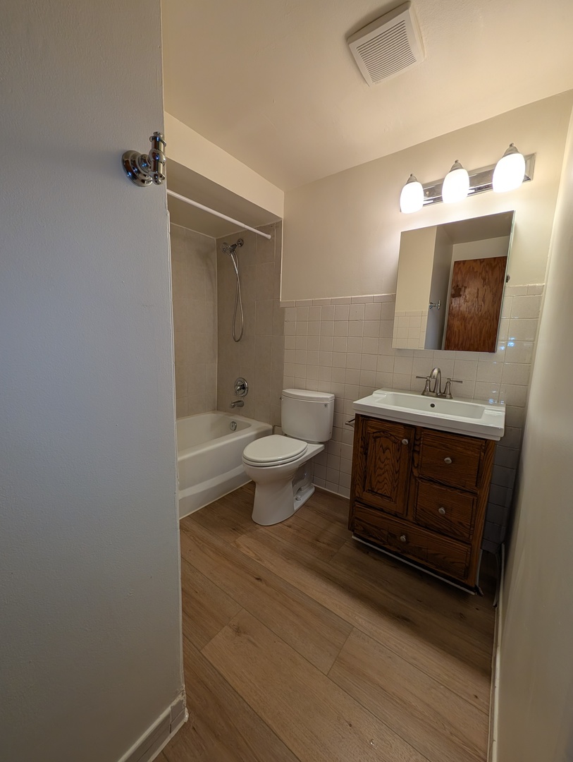4343 W 63rd Street 1c Property Photo 9