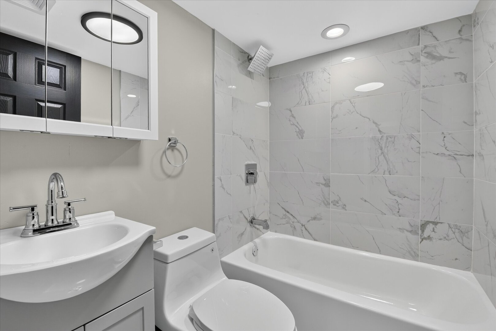 8603 S Exchange Avenue Property Photo 14