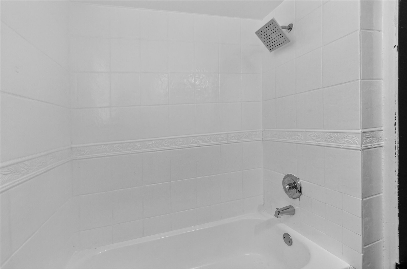 8603 S Exchange Avenue Property Photo 25