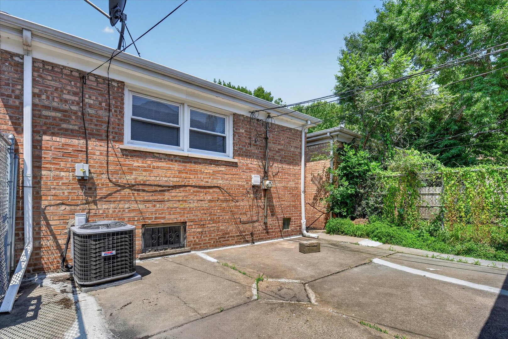 8603 S Exchange Avenue Property Photo 29