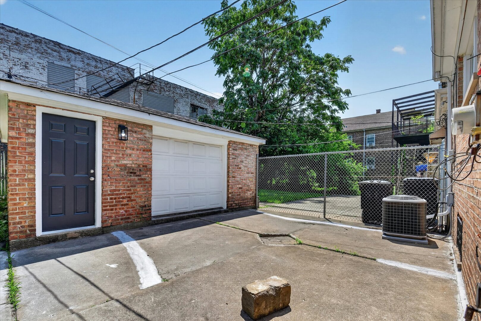 8603 S Exchange Avenue Property Photo 30